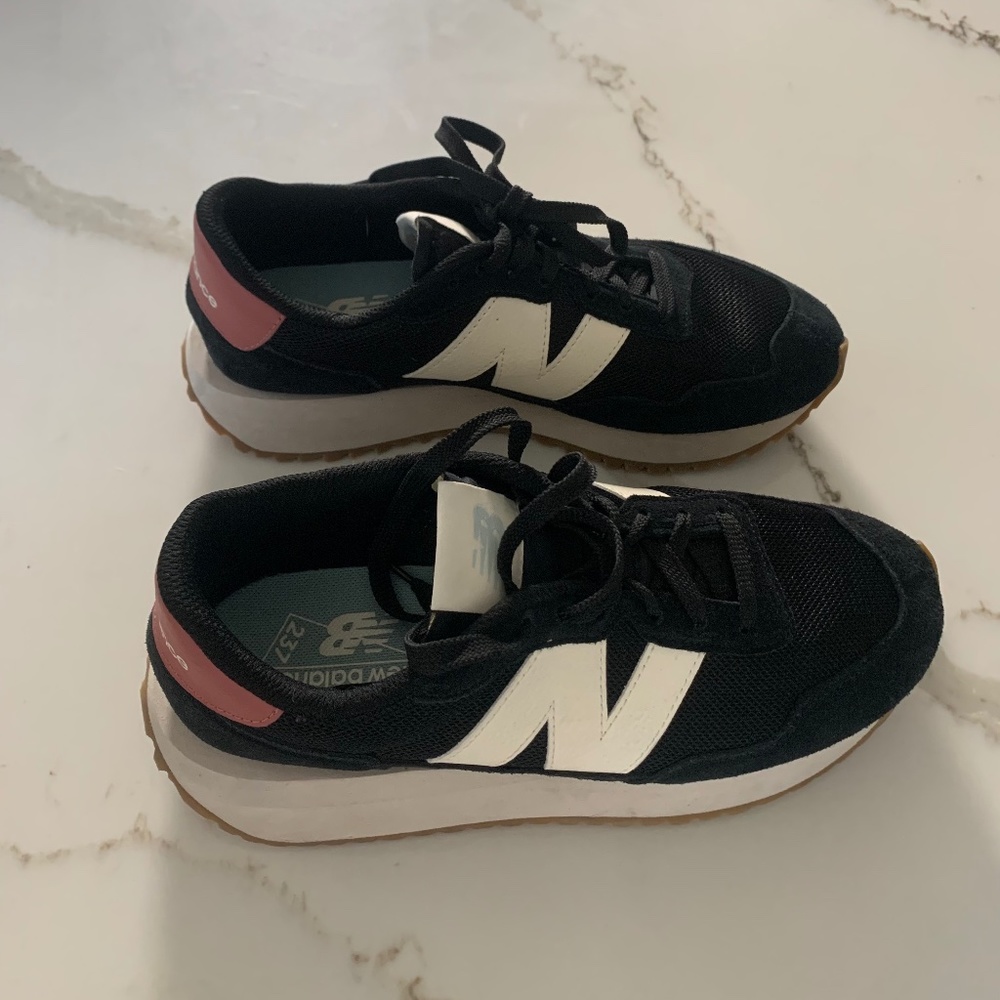 New Balance 237 Womens sneakers Black Size 9